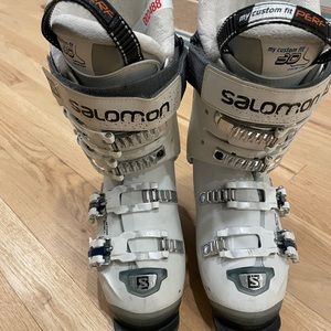Salomon X Pro 90 Women’s performance ski boots.